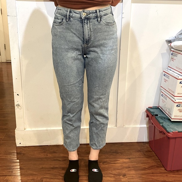 Hollister Curvy Highrise Mom Jean 